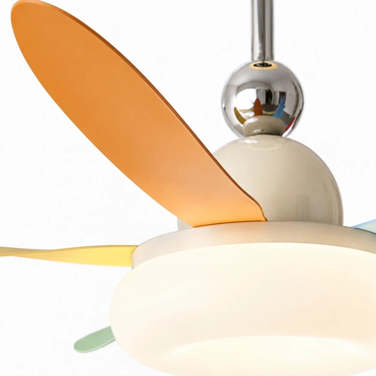Orange blade and rounded lamp body detail